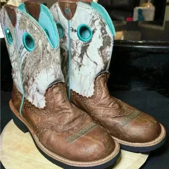 Ariat “Fat Baby” Mid calf cowboy boots; women’s size: 7.5B, mid calf; round toe - Picture 2 of 10
